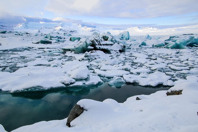 3-Day Ice Cave, South Coast, Golden Circle and Northern Lights - Sleeping and meals: where comfort is good, and where you must budget