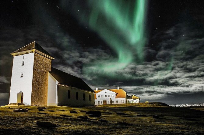 4 Hours Northern Lights Private Luxury Tour - Hotel pickup and private comfort (what you actually pay for)