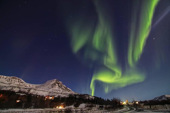 4x4 Reykjavik Northern Lights Tour with Photographer — Aurora RVK - Timing and pickup: what the 9:30 pm start really means