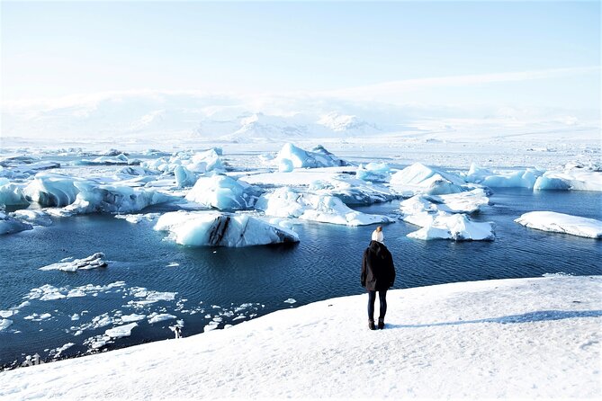 6 Day Iceland Ring Road Highlights Tour With Accommodation - Reykjavik pickup and Day 1: Þingvellir to South Coast black-sand drama