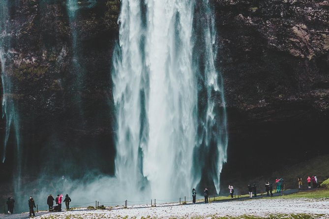 6-Day Minibus Tour Around Iceland from Reykjavik - How the day timing really feels in a minibus tour