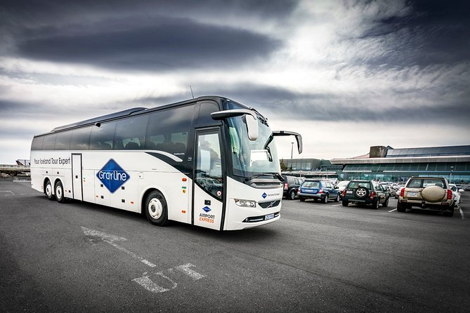 Airport Express Shared Departure transfer from Reykjavik City to Keflavik Airport - Getting on the bus: the Skógarhlíð 10 pickup that prevents missed departures