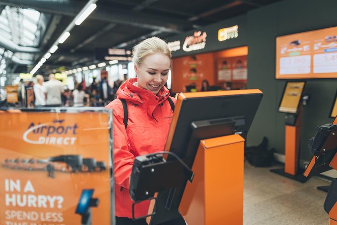 Airport Transfer in Iceland from Reykjavik City to Keflavik Airport with Hotel Pick Up - How the Reykjavik to KEF transfer really works: SmartBus to Airport Direct