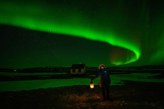 Award Winning Private Northern Lights Tour with All Inclusive - From 8:00 pm to Your Prime Spot: How the Night Flows