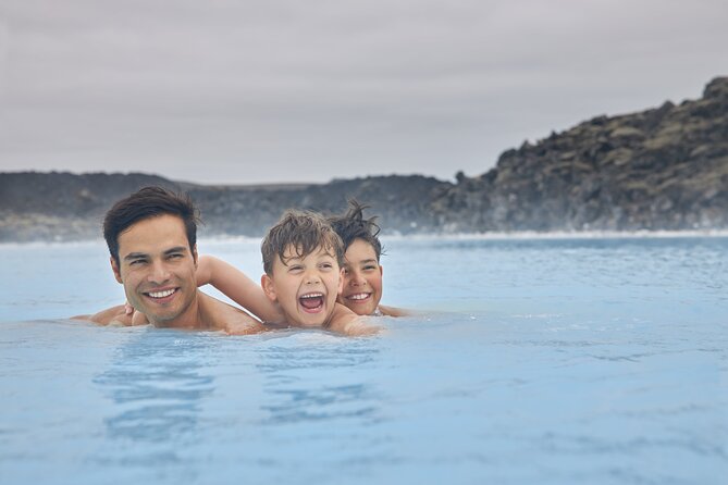 Blue Lagoon and Northern Lights Tour Including Admission - Northern lights safari: what to expect from the Reykjavik bus hunt