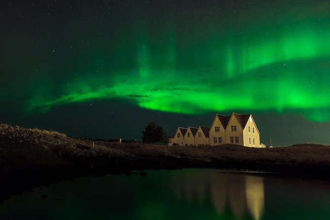 Blue Lagoon and Northern Lights Tour Including Admission - The sauna, warm water, lockers, and the little comfort wins