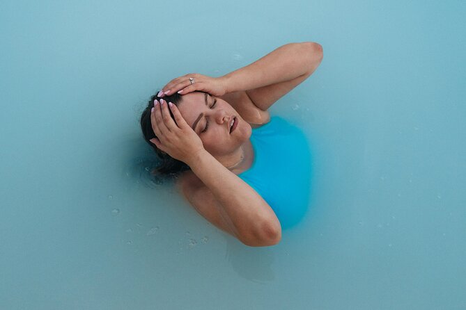 Blue Lagoon Round Trip with 3h Driver’s Wait - The ride experience: private comfort you’ll feel on a cold day