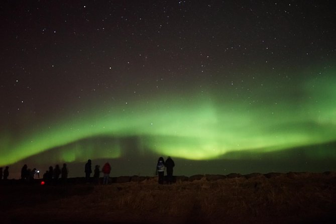 Chasing Aurora Borealis with Warmth and Treats in Premium Tour! - Key things that make this aurora chase work