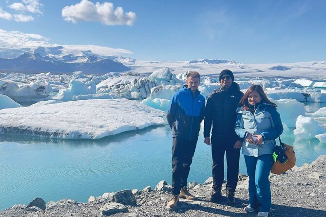 Diamond Beach & Jökulsárlón Floating Glacier Guided Day Tour - Vatnajökull National Park viewpoint: huge ice, short and sweet