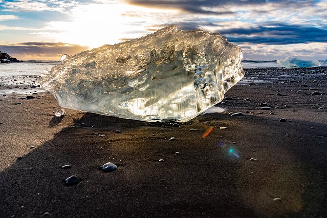 Diamond Beach & Jökulsárlón Floating Glacier Guided Day Tour - Private tour logistics that actually help: pickup, A/C, Wi‑Fi
