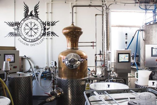Flóki Whisky Distillery Tour & Tasting in Reykjavík - Inside the tour: Eimverk’s production area and the Iceland-first approach