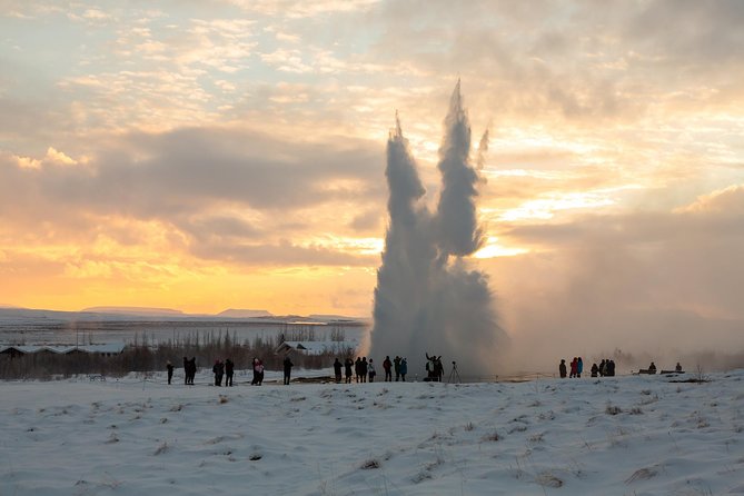 Fontana Geothermal Spa and Golden Circle Tour From Reykjavik - Stop 4: Fontana Geothermal Baths in Laugarvatn (Warmth After Cold Air)