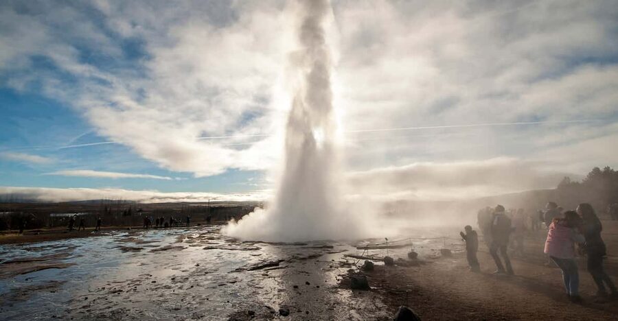 From Reykjavik: 3 Day Family Package - Day 1: Golden Circle in 8 Hours (Strokkur, Gullfoss, Þingvellir, Kerið)
