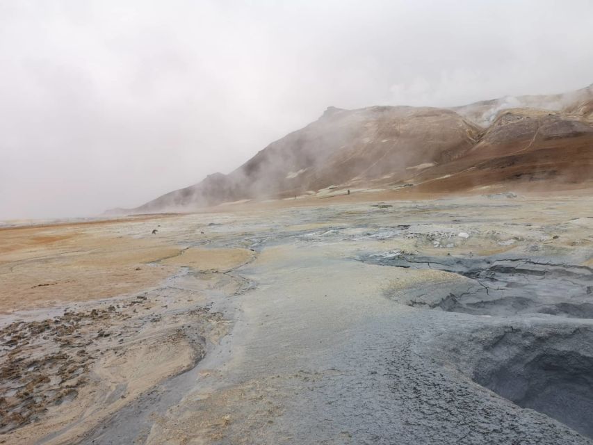 From Reykjavík: 4, 5, 6 or 7-Day Small-Group Ring Road Tour - Day 1: South Coast waterfalls, Reynisfjara black sand, and geothermal bread