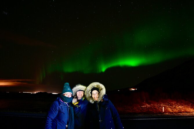 From Reykjavik 4x4 Minibus Northern Lights with Photo and Cocoa - Hot chocolate, pastries, and the little things that make waiting possible