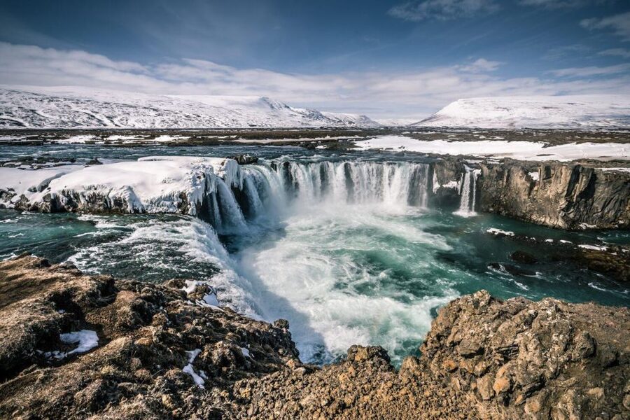 From Reykjavik: 6-Day Icelandic Ring Road Tour - Day 2: Vik, glacier ice at Jökulsárlón, and Diamond Beach’s black-sand sparkle