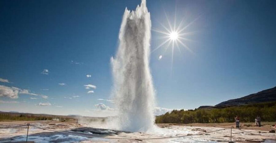 From Reykjavik: Best of Golden Circle Afternoon Tour - Geysir and Strokkur: the 8-minute show you can plan around