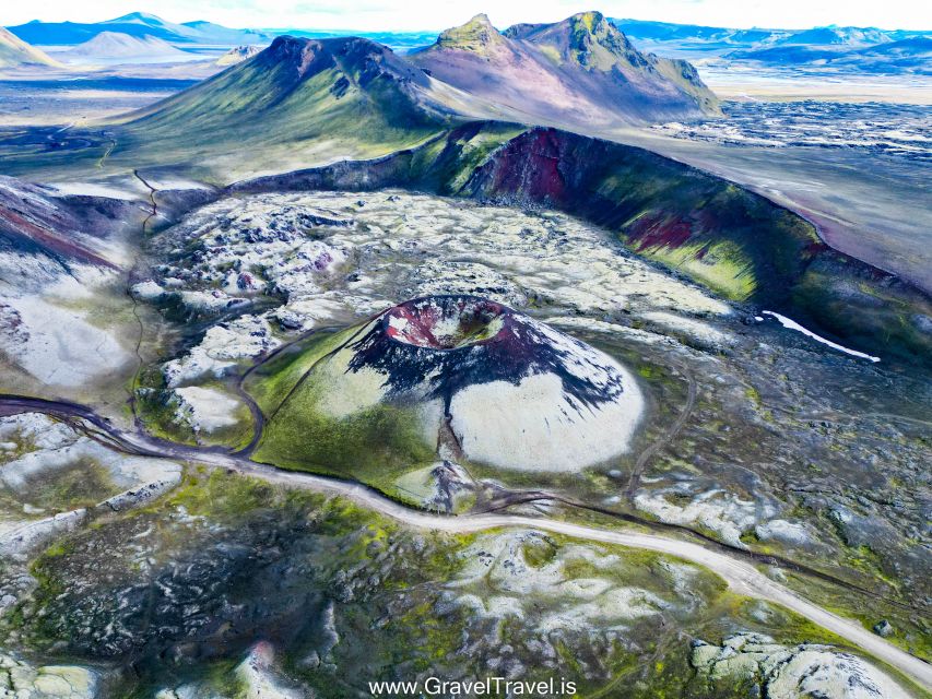 From Reykjavik: Day Tour to Landmannalaugar in a 4X4 - Guides make the difference: how Jon and Ole show up in the day