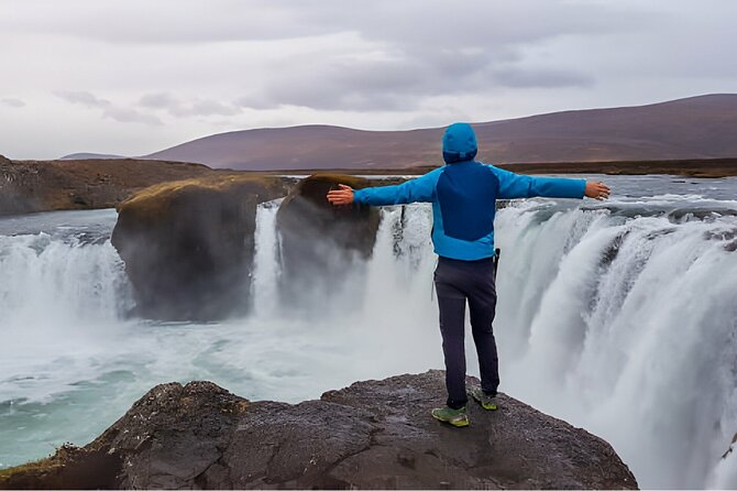 From Reykjavik: Full Day Private Golden Circle Tour in Iceland - Thingvellir National Park: Stand in the rift valley