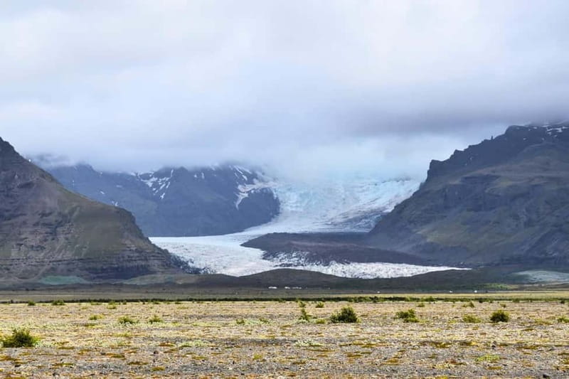 From Reykjavik: Glacier Lagoon and Fjaðrárgjúfur Canyon Tour - Foss á Síðu: A Waterfall Stop Where Wind Changes Everything