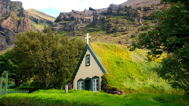From Reykjavik: Glacier Lagoon and Fjaðrárgjúfur Canyon Tour - Hof Turf Church and Vík Returns: Small Stops That Keep the Story Going