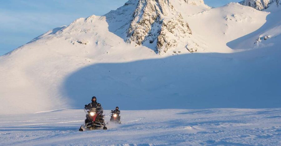 From Reykjavik: Golden Circle and Glacier Ice Cave Tour - Þingvellir National Park: Vikings and tectonic plates in the same breath