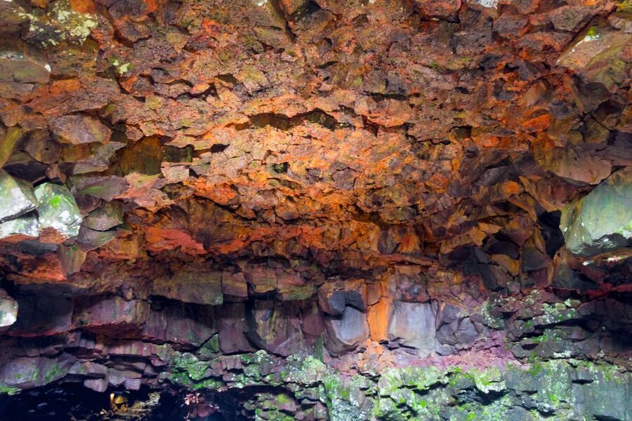 From Reykjavik: Golden Circle and Lava Caving Adventure - The midday break near Bakarameistarinn: plan your energy, not your expectations