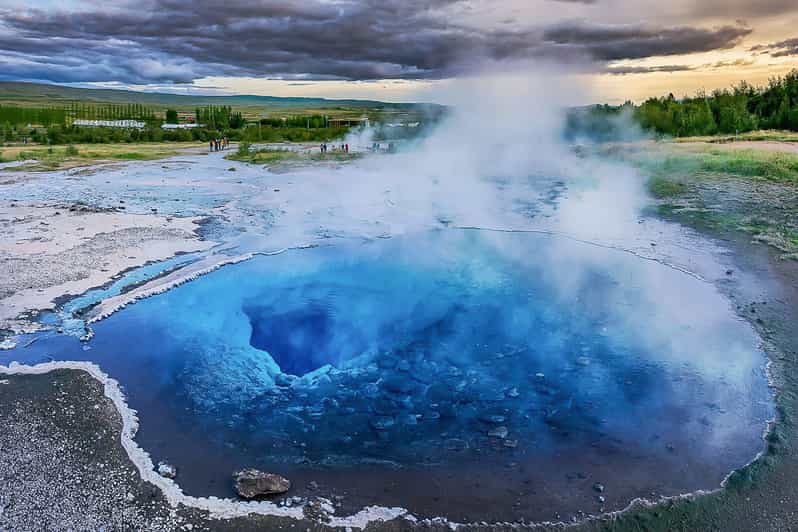 From Reykjavik: Golden Circle Full-Day Tour - Þingvellir National Park: Where the Earth Is Doing the Work