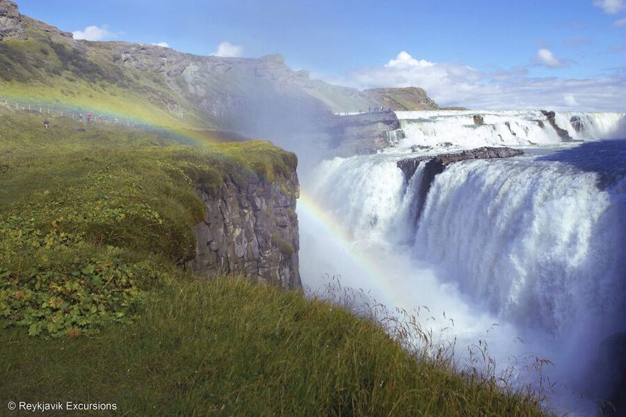 From Reykjavik: Golden Circle Guided Tour & Sky Lagoon Visit - Who Should Book This Day Trip, and Who Should Skip It