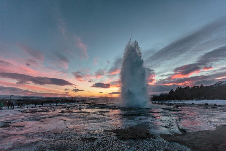 From Reykjavík: Golden Circle & Northern Lights Combo - What’s included (and what you need to bring)
