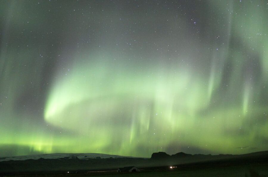 From Reykjavik: Northern Lights Hunt Super Jeep Tour - Photographer help and telescope time: making your photos look real