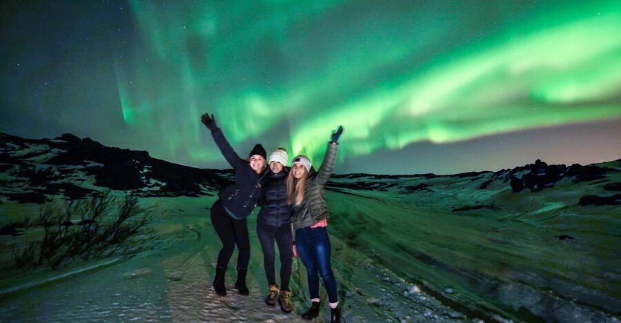 From Reykjavík: Northern Lights Super Jeep Tour - Super Jeep vs Bus: Why You’ll Spend Less Time Waiting