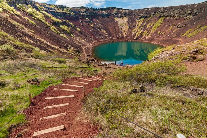 From Reykjavik: Private Golden Circle Iceland Day Tour - Geysir Geothermal Area: Strokkur Eruptions and How to Handle the Heat