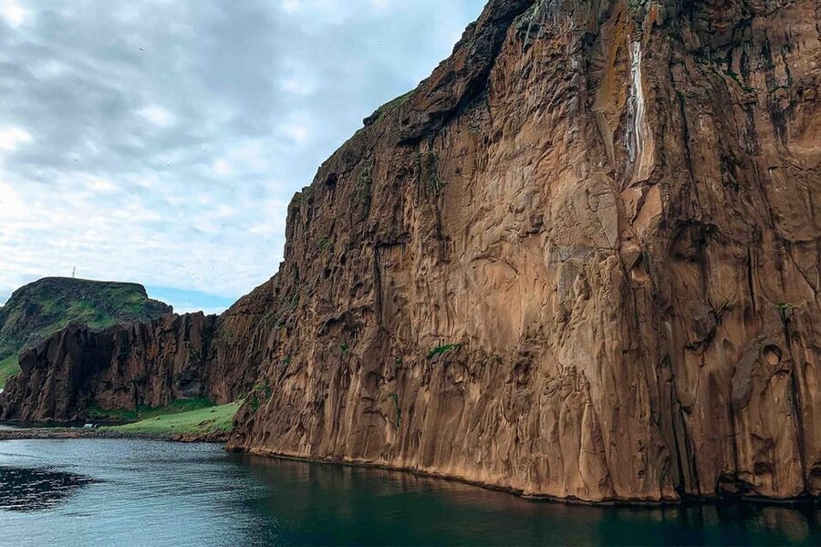 From Reykjavik: Puffin and Volcano Tour in Westman Islands - Puffins at Stórhöfði Cape: how to spot them (and enjoy the wait)