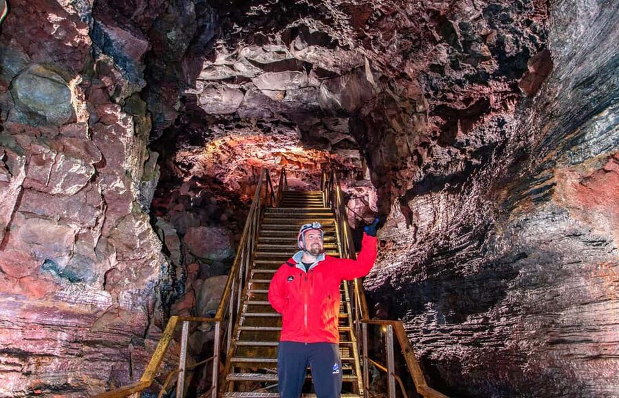 From Reykjavik: Raufarhólshellir Lava Tunnel Tour - Why the Guides Make a Difference (And Who You Might Get)