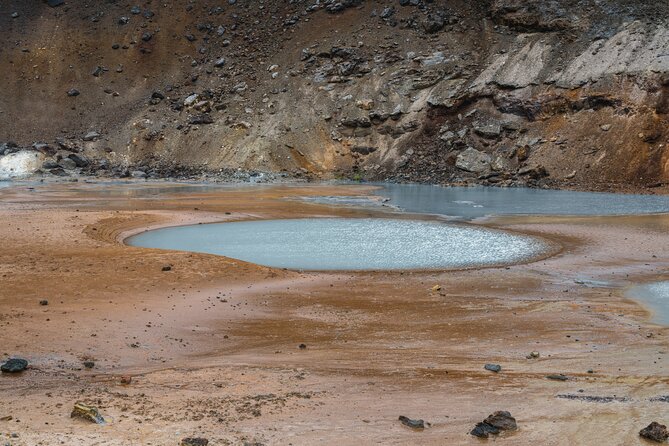From Reykjavík: Reykjanes Lava Fields & Grindavík Minibus Tour - Stop 3: Grænavatn Crater Lake for Emerald Color Photos