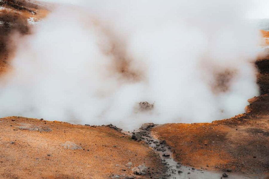 From Reykjavik: Volcanic Peninsula & Grindavik Minibus Tour - Grindavík After Late-2023 Eruptions: Quiet Streets With Loud Meaning