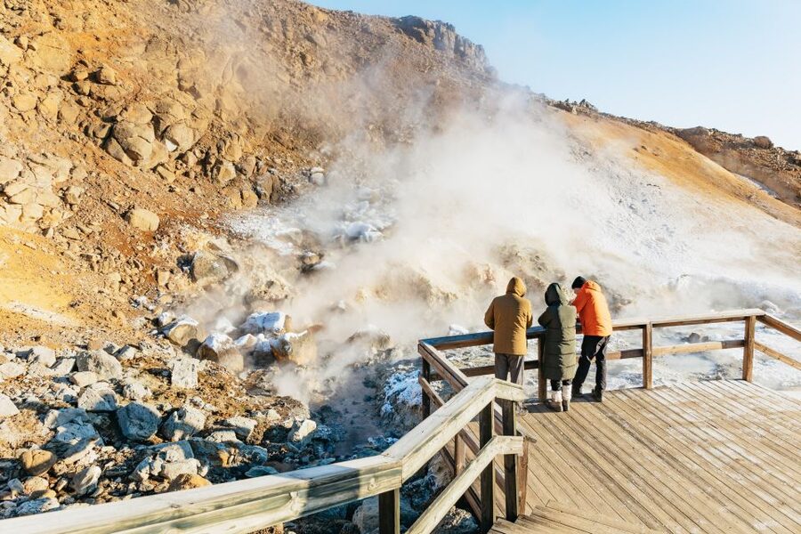 From Reykjavík: Volcanoes and Blue Lagoon Day Trip - From Reykjavík pickup to volcano shoes: the 9-hour rhythm