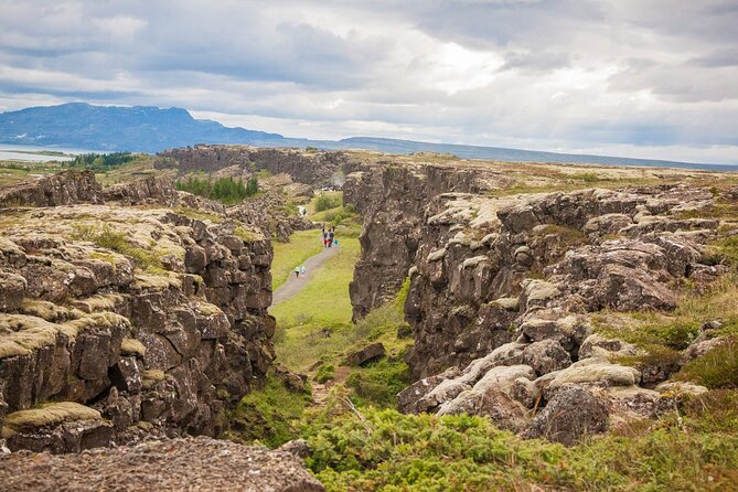 Full Day Golden Circle - Guided Tour - Brúarhlöð canyon lunch stop: a quieter Golden Circle moment