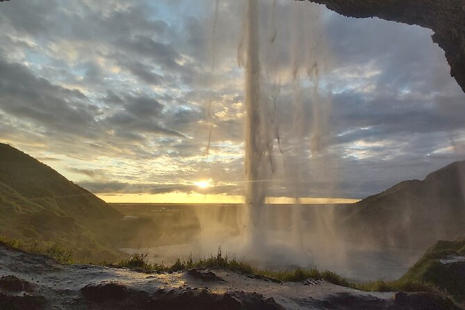 Full Day Private South Coast Tour of Iceland - Sólheimajökull glacier: why an ice stop works well between waterfalls