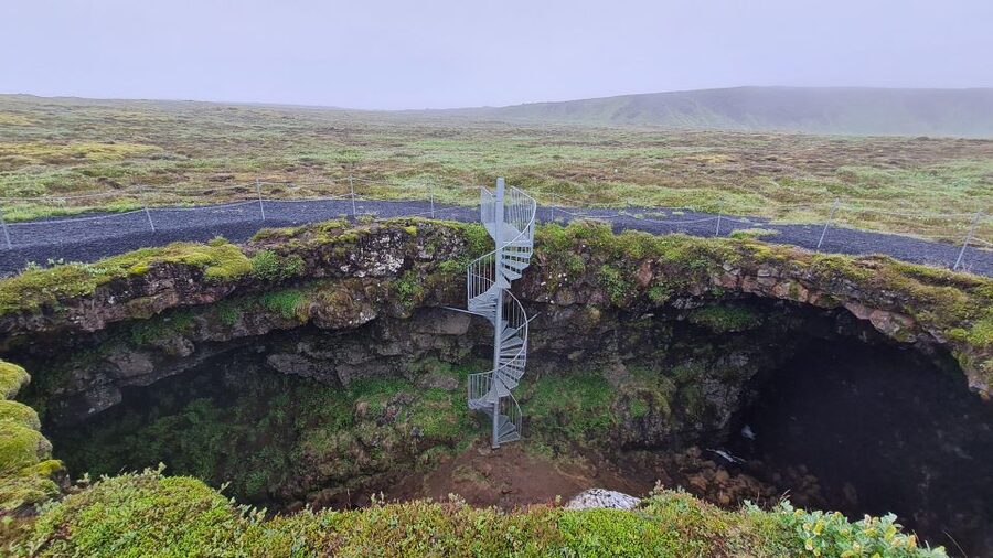Geological Lava Tunnel Adventure - Arnarker Cave - The guide experience: how the geology fits the real cave