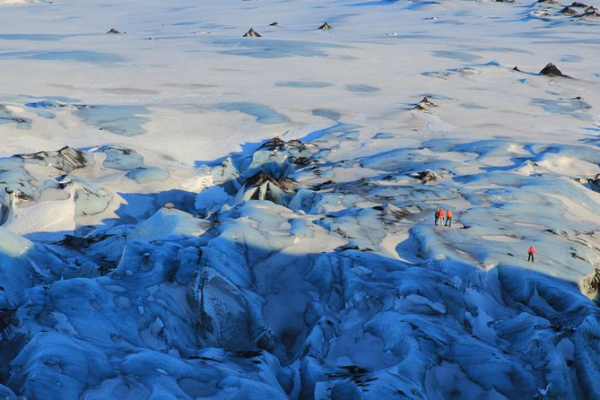 Glacier Hike and South Iceland Sightseeing from Reykjavik - Guides Matter: Humor, Confidence, and Being Kept on Track