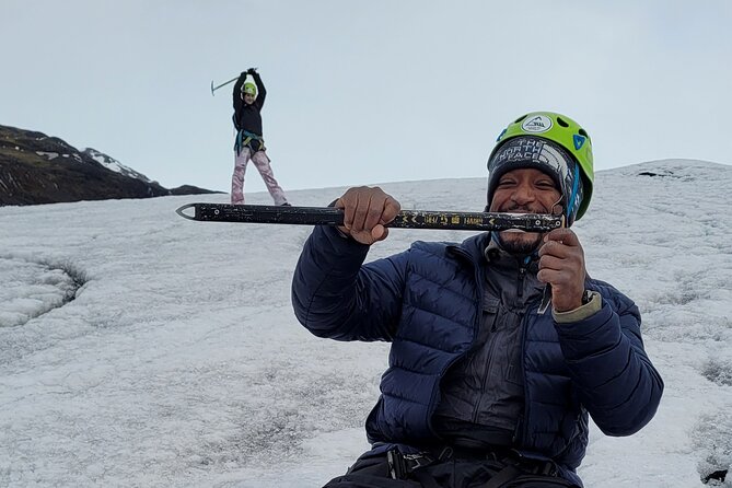 Glacier Hike, South Coast Waterfalls & Black Sand Beach - Weather, Wind, and How Guides Handle the Unexpected