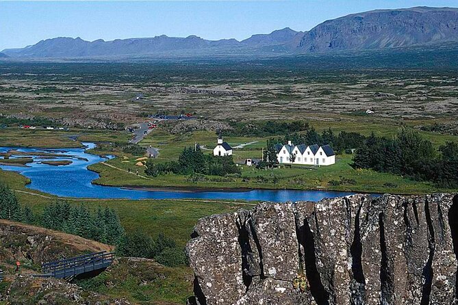 Golden Circle German-speaking small group tour from Reykjavík - Pickup, group size, and the 8:00 departure rhythm
