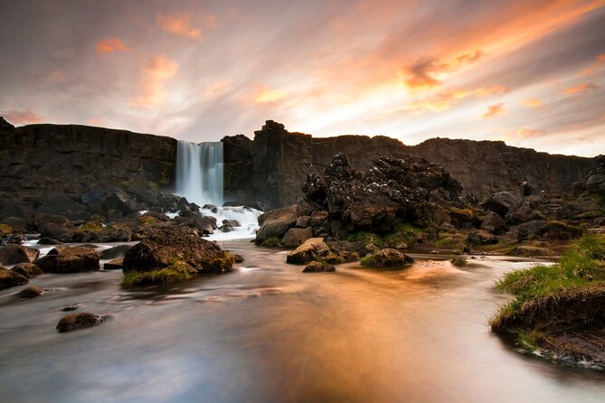 Golden Circle Private Tour with Kerid & Faxi Waterfall: Reykjavik - Gullfoss: Iconic Views, Real Mist, and Photo Angles