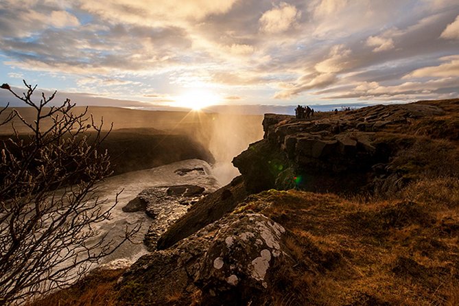Golden Circle, Volcano Crater and Blue Lagoon Small-Group Tour - Gullfoss Falls: Where the Water Meets Your Senses