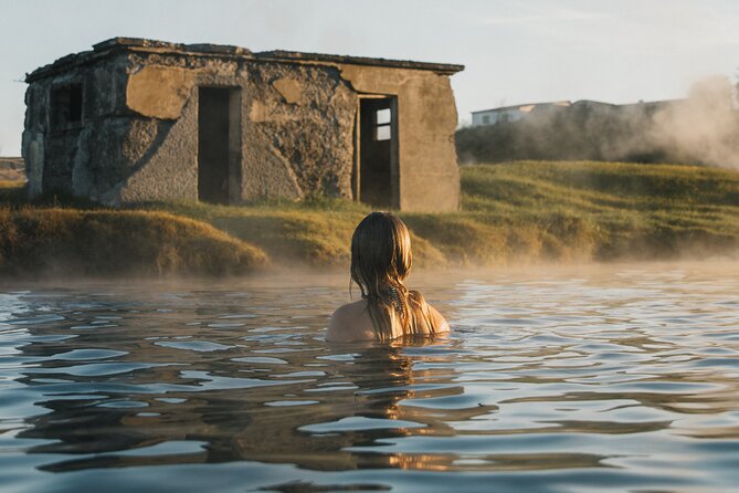 Golden Circle with Tomato Farm Lunch & Secret Lagoon Bathing - Group size, pickup, and the 9–10 hour rhythm