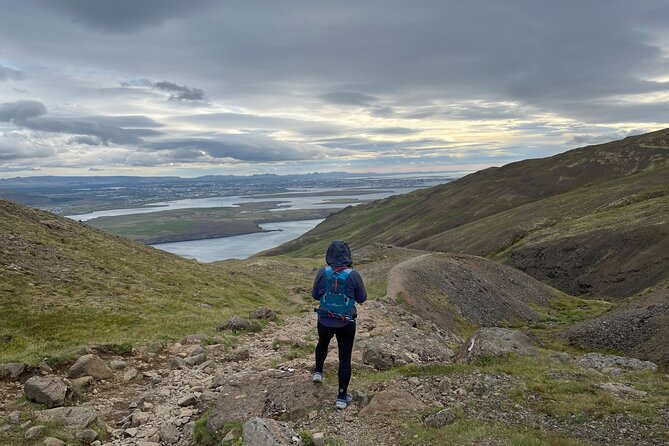 Hike to Mt Esja - Magnus (and Lisa) turn a hike into Iceland in miniature