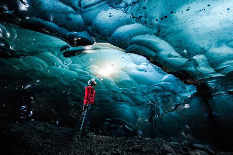 Iceland 3-Day Tour Golden Circle, Glacier Lagoon, & Ice Cave - Golden Circle Day One: Þingvellir, Geysir, Gullfoss, and two waterfall stops