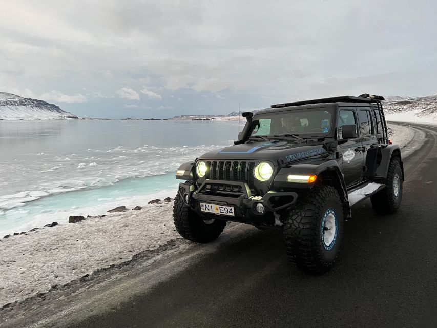 Iceland in a nutshell, private Super Jeep - Surtshellir lava cave stop: seeing volcanic leftovers up close